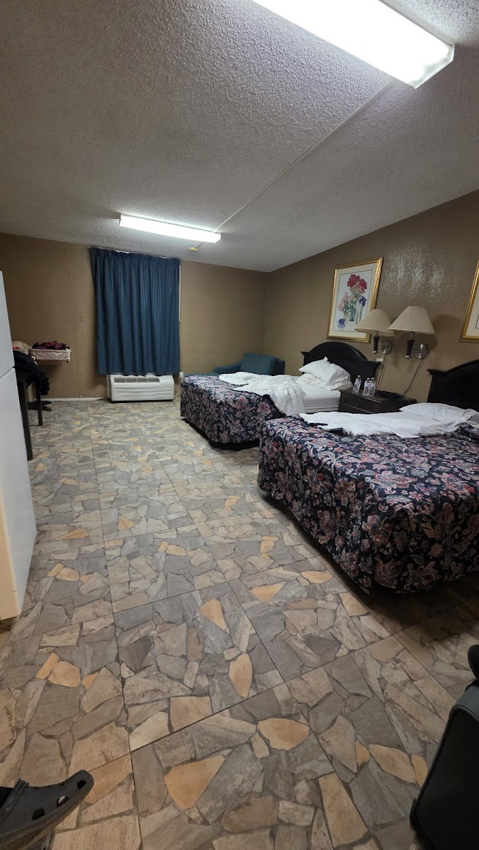 Frontier Inn photo 2