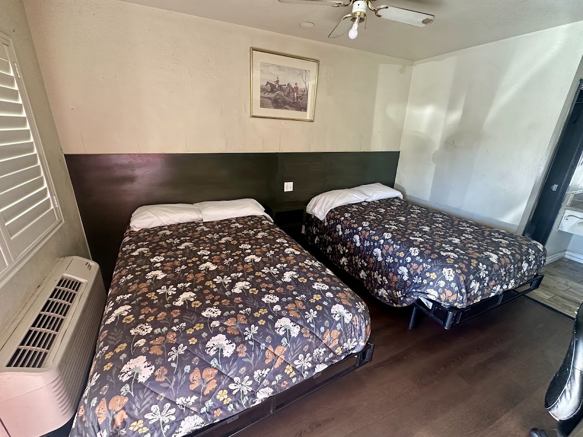 Budget Inn of Riverside photo 2