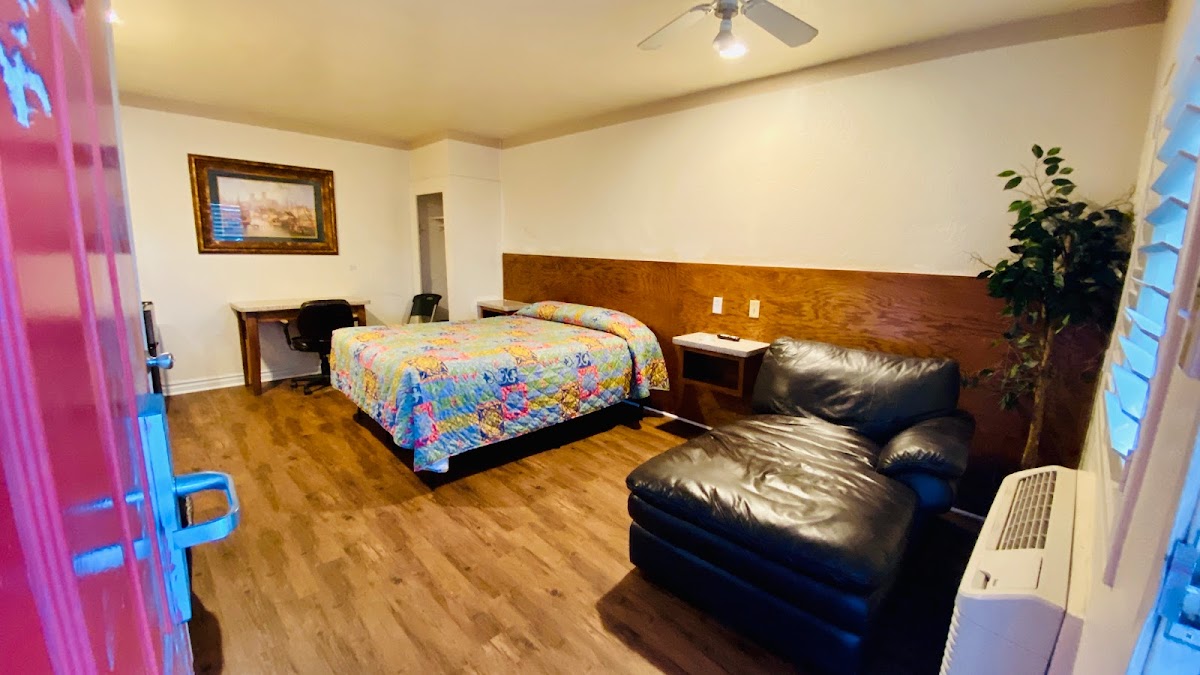 Budget Inn of Riverside photo 3
