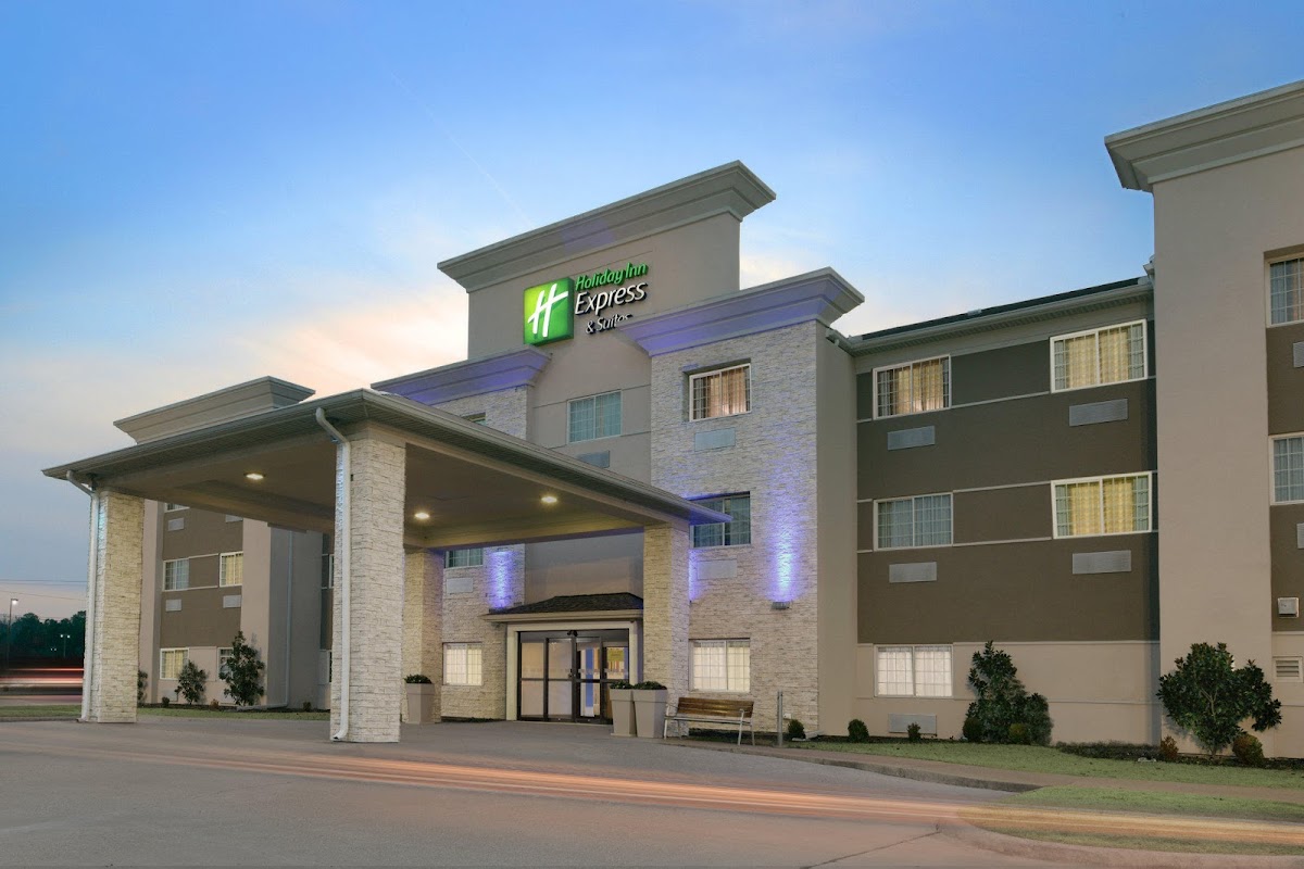 Holiday Inn Express & Suites Magnolia-Lake Columbia by IHG