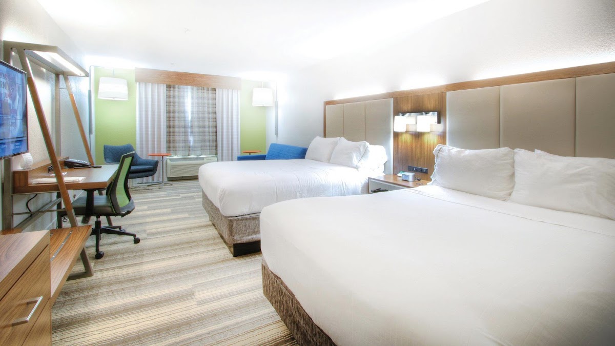 Holiday Inn Express & Suites Magnolia-Lake Columbia by IHG photo 2