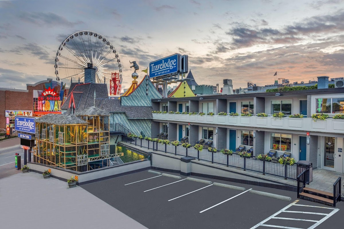 Travelodge by Wyndham Niagara Falls at the Falls
