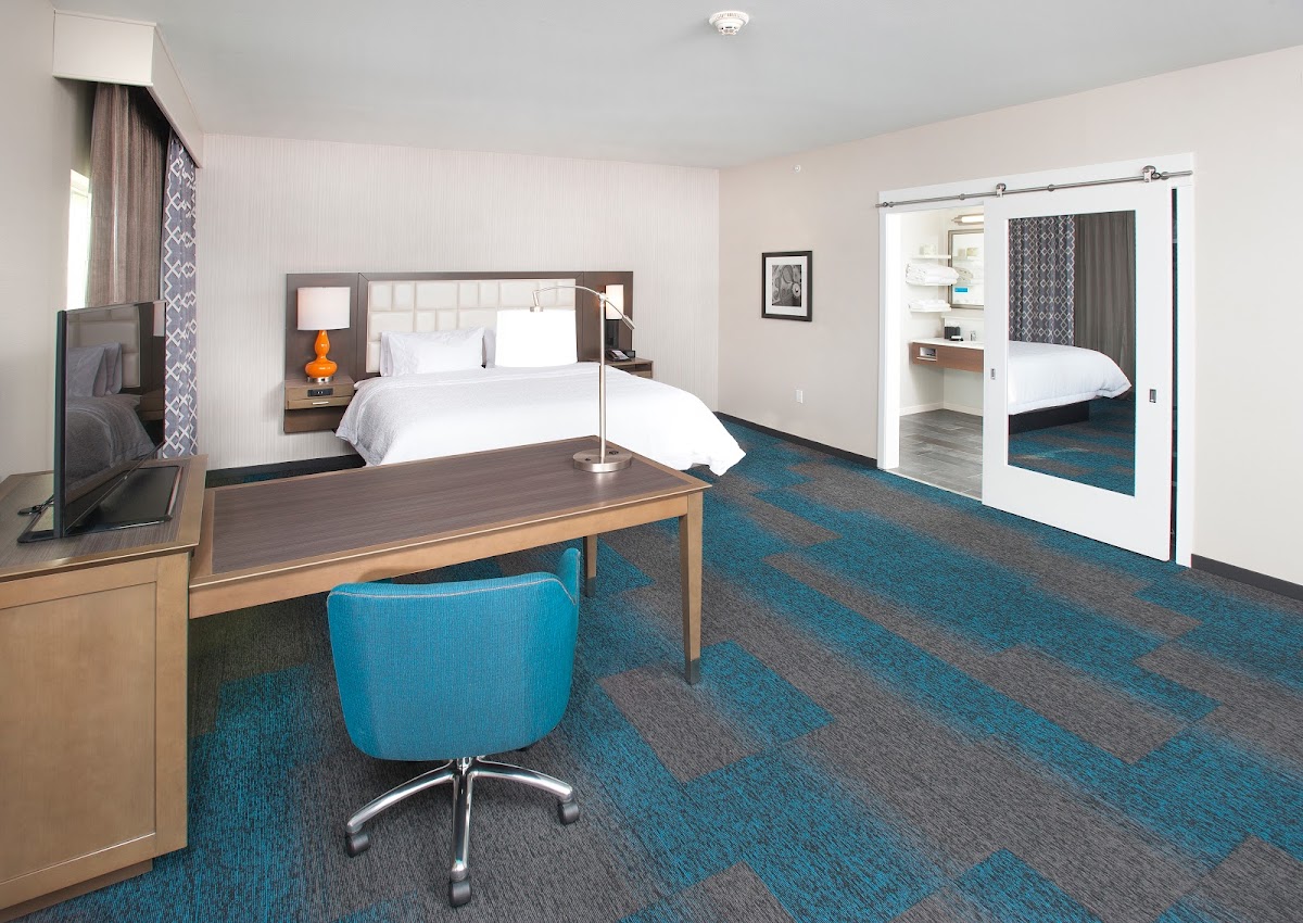 Hampton Inn & Suites LAX El Segundo photo 3