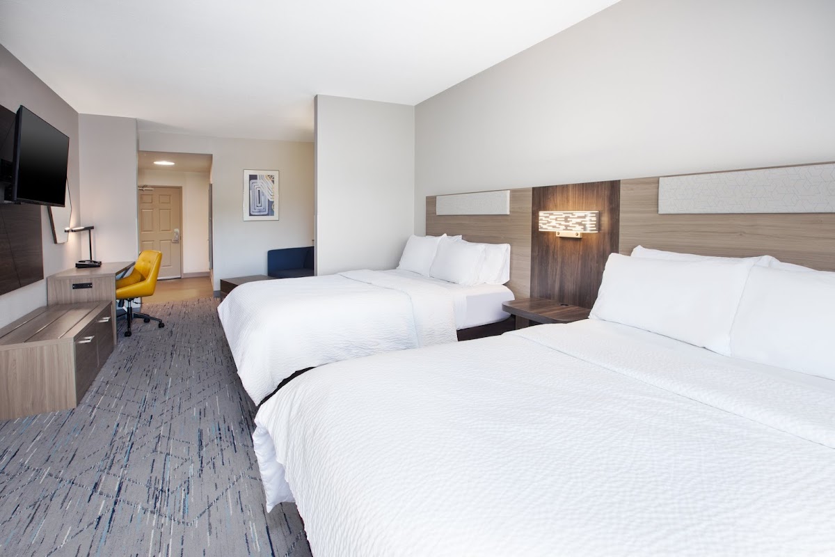 Holiday Inn Express & Suites Milwaukee NW – Park Place by IHG photo 2