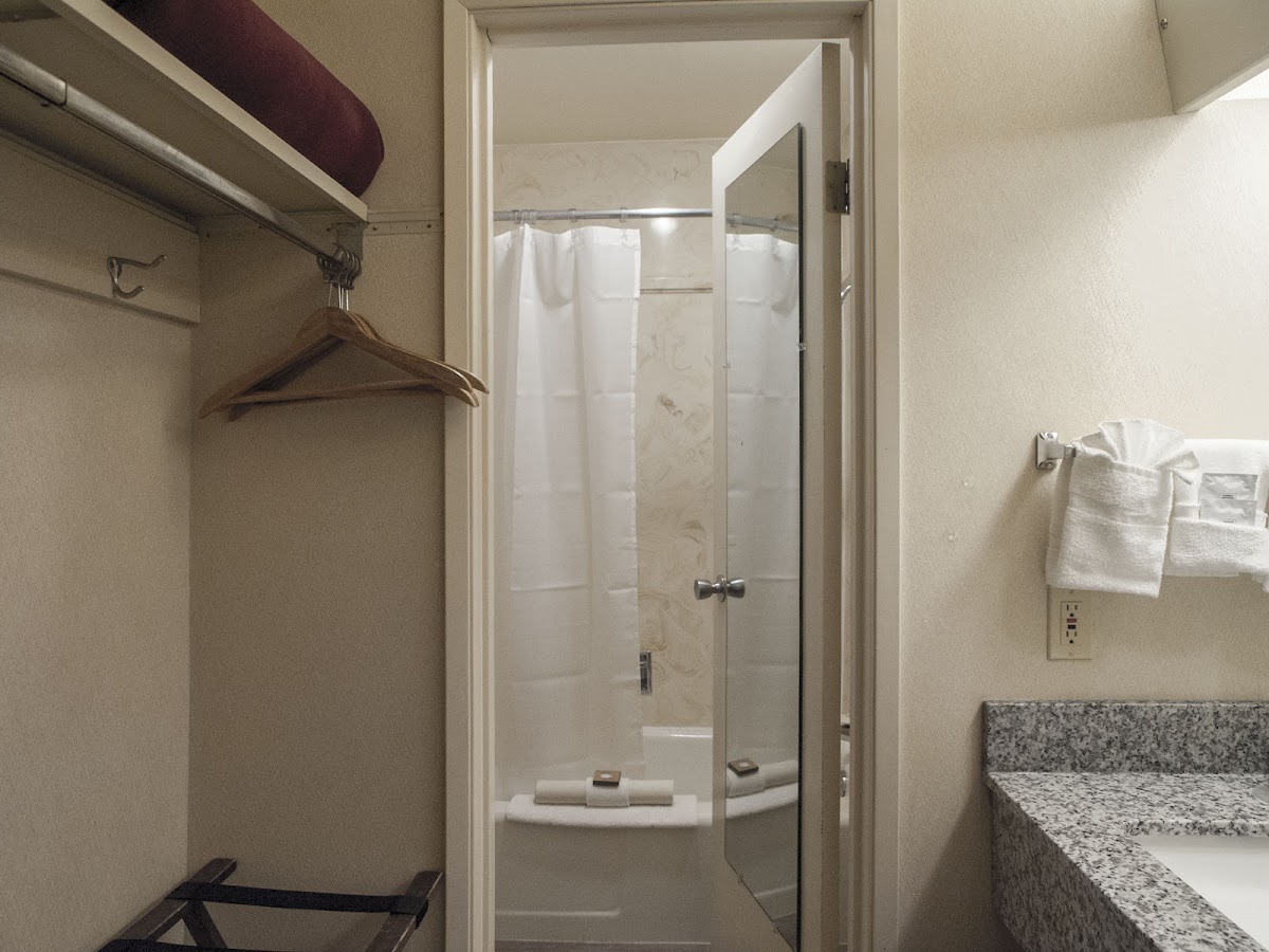 Inn at the Convention Center photo 3