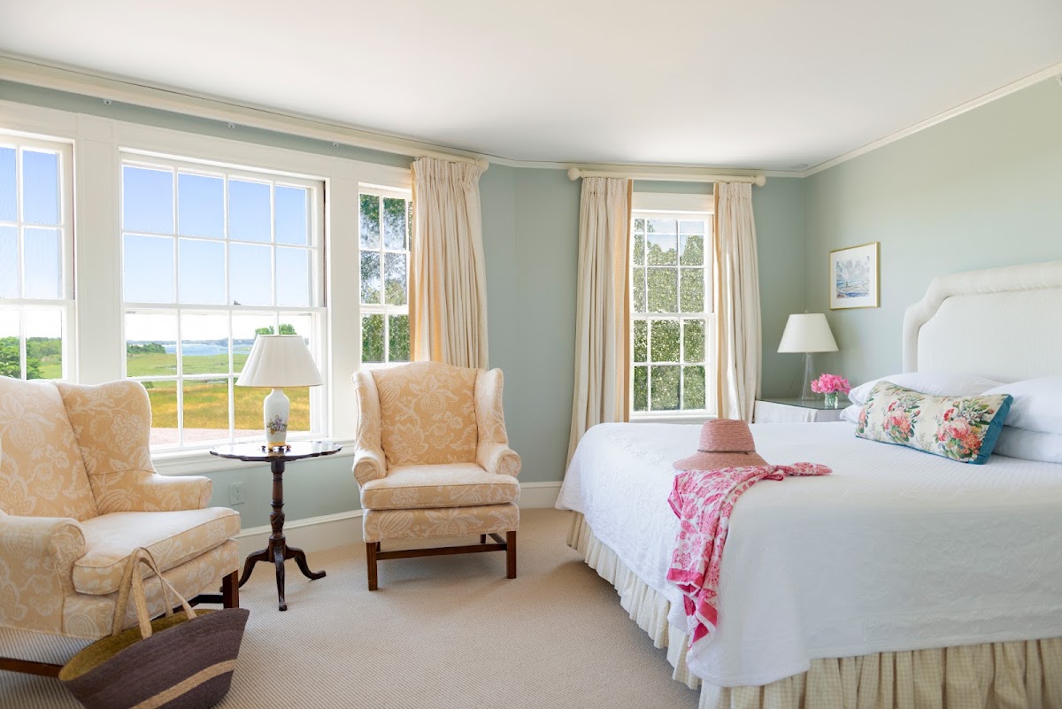 The Inn At Castle Hill photo 2