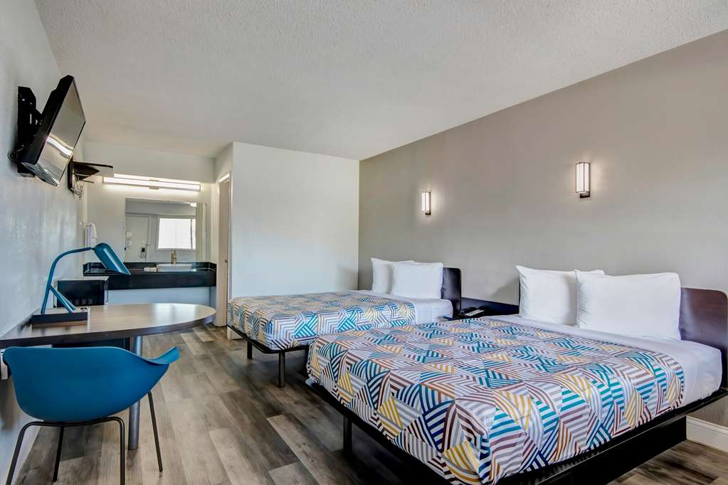 Motel 6 Columbus, OH - OSU North photo 2