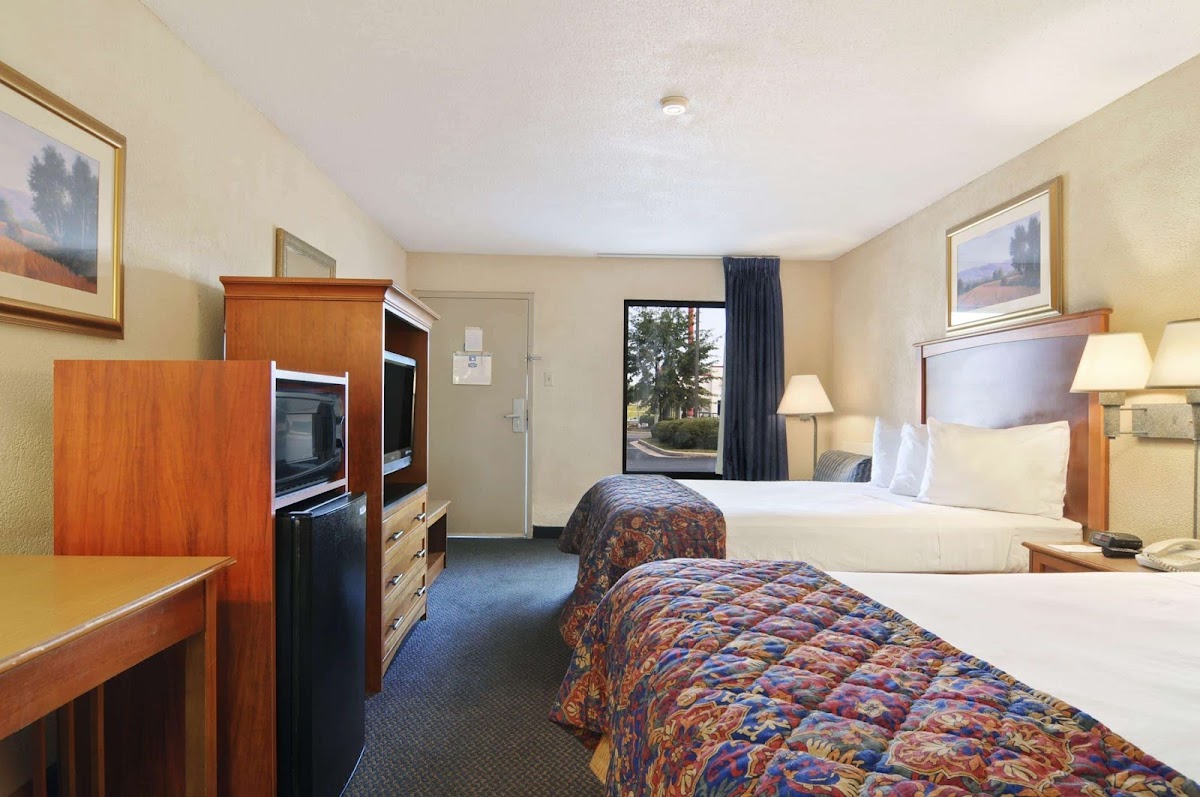 Baymont by Wyndham Macon I-75 photo 2