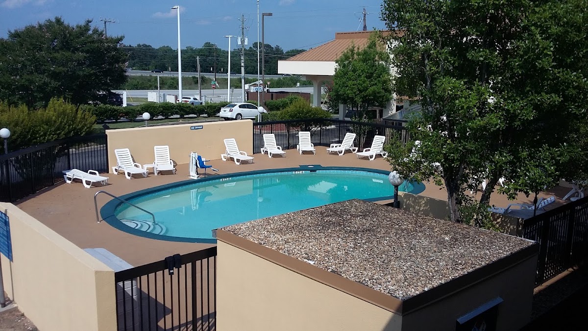Baymont by Wyndham Macon I-75 photo 3