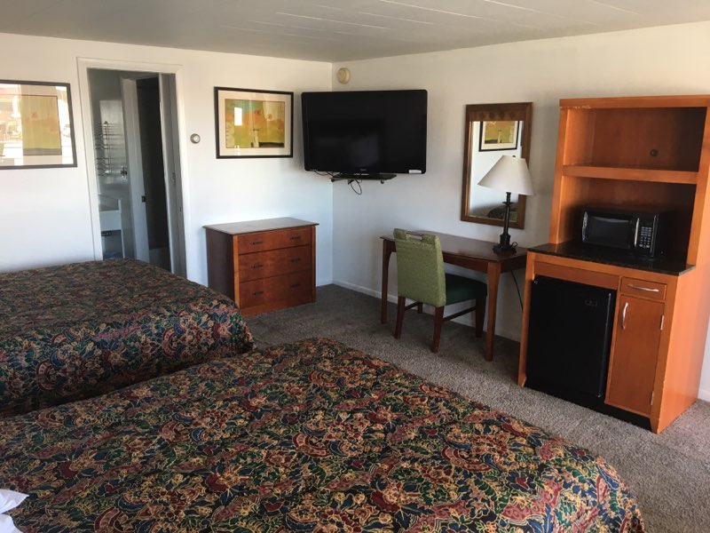 Roomers Motel photo 2