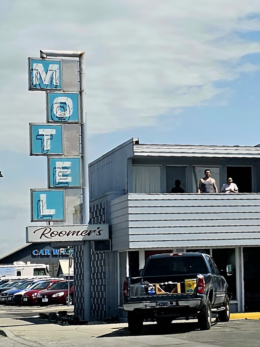 Roomers Motel photo 3