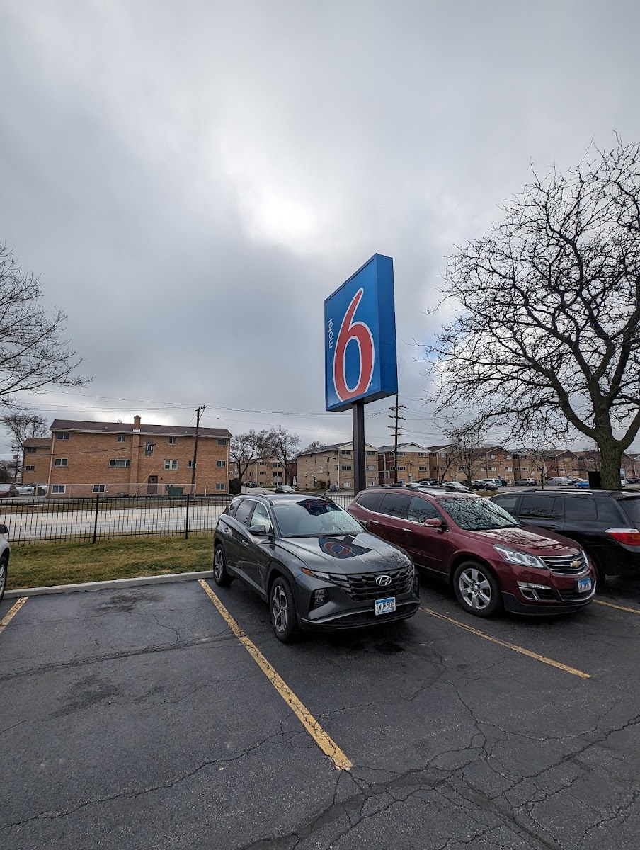 Motel 6 Schiller Park, IL - Chicago O'Hare photo 2