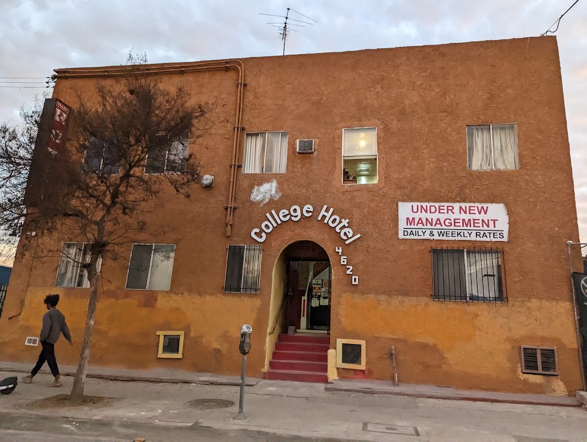 College Hotel