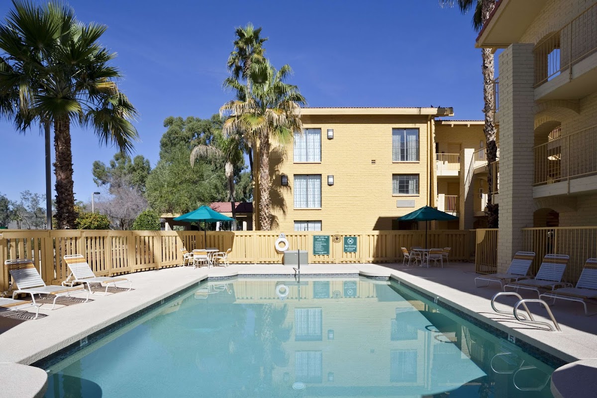 La Quinta Inn by Wyndham Phoenix Sky Harbor Airport photo 3