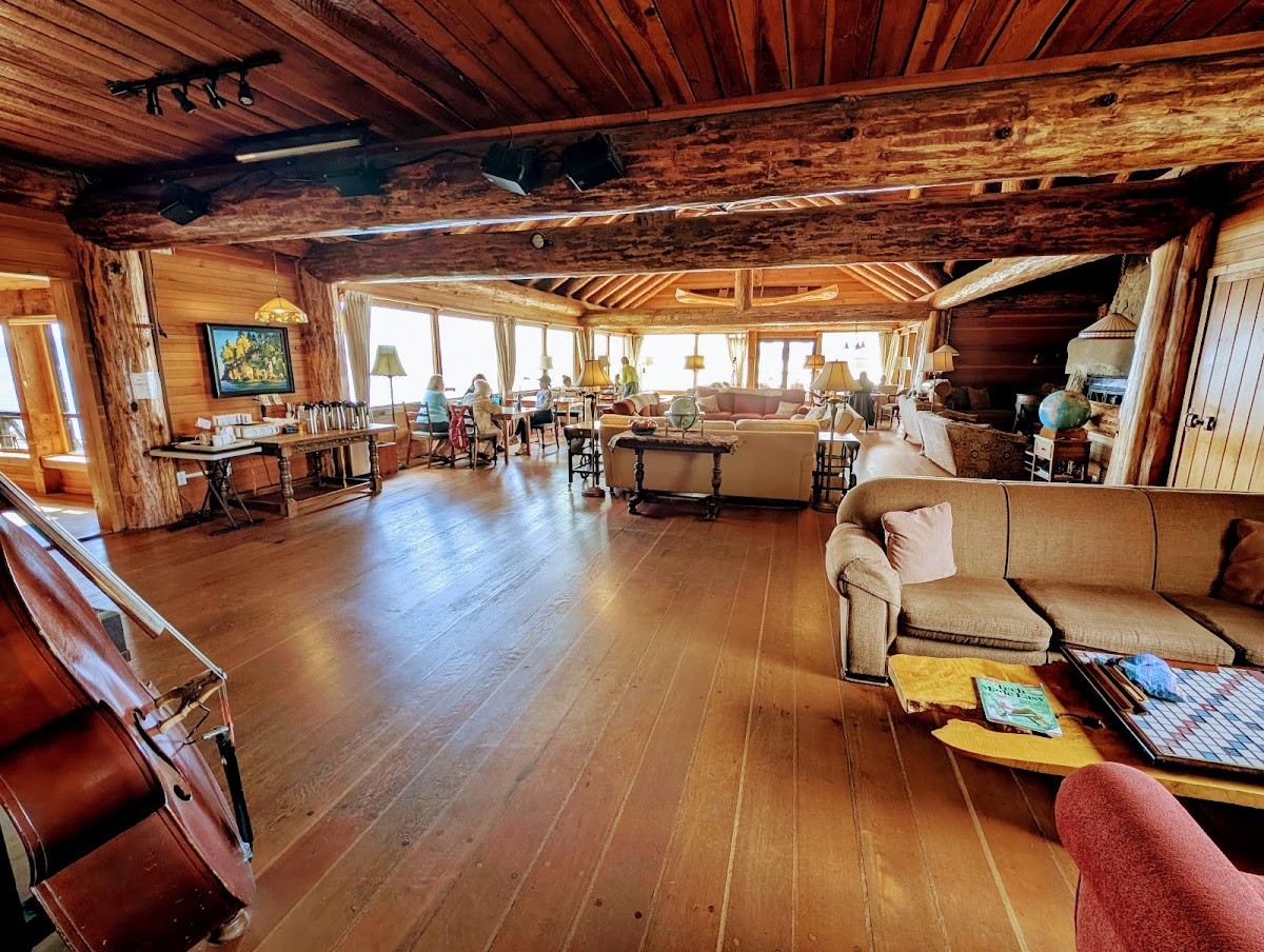 Yellow Point Lodge photo 3