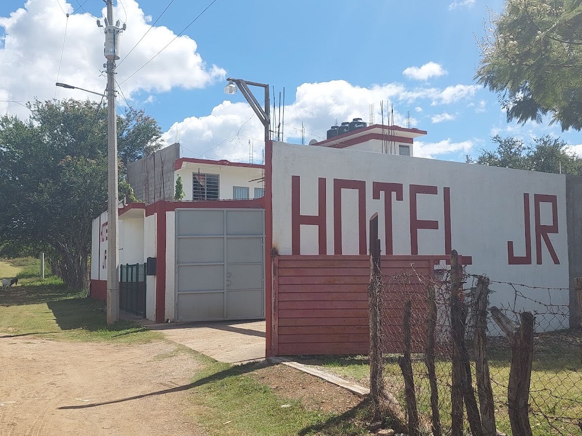 HOTEL 'JR'