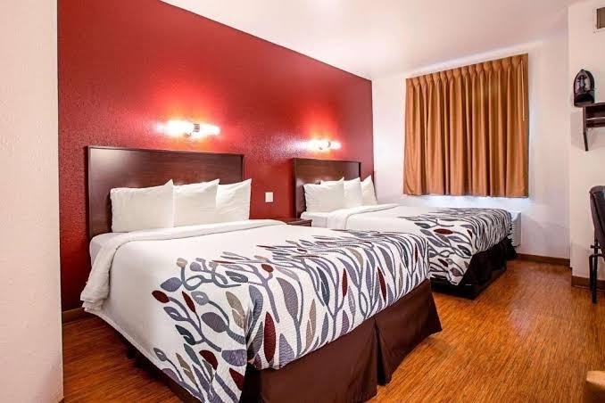 Seasons Inn Traverse City photo 2
