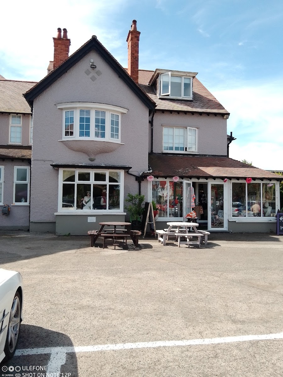 Hatters Hotel