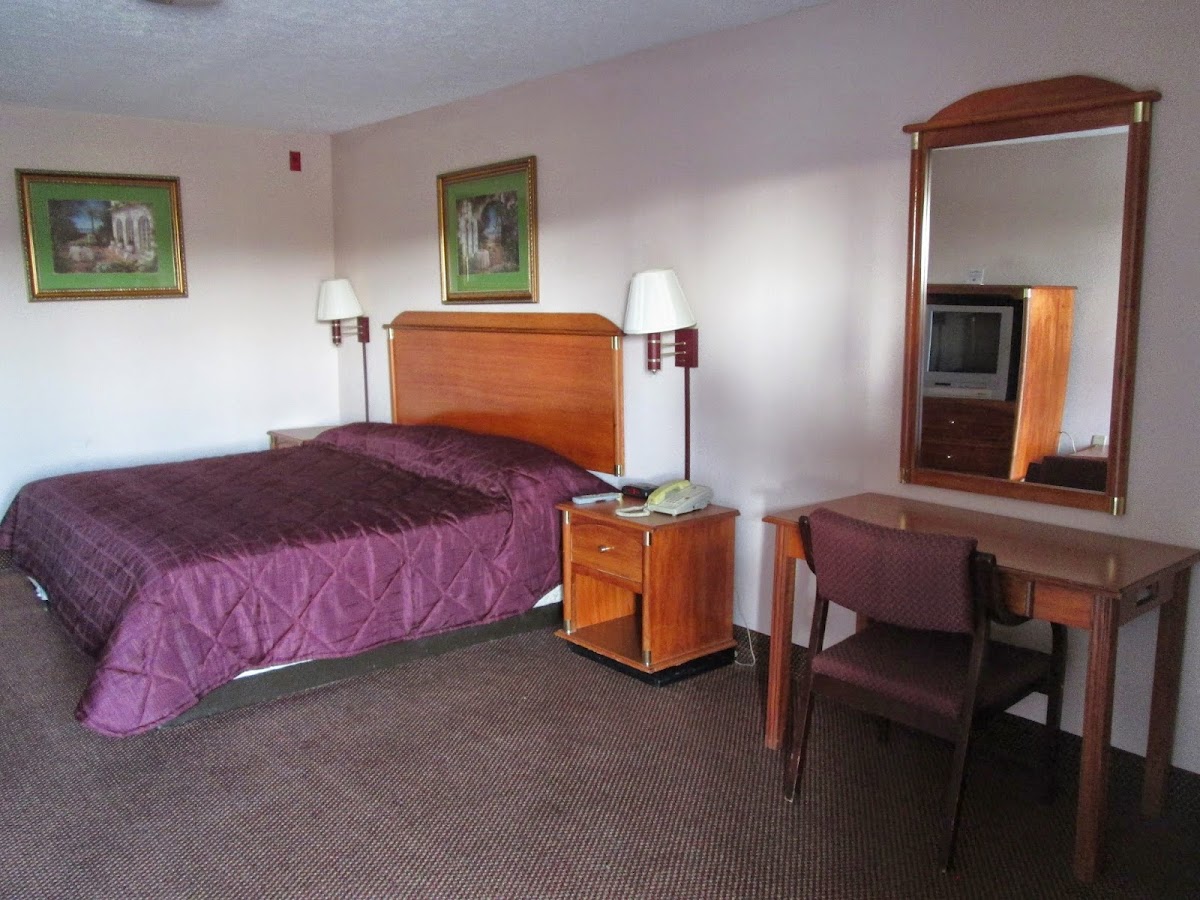 Maxwell Inn photo 2
