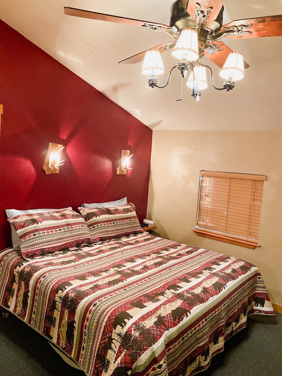 Nine Pines Motel