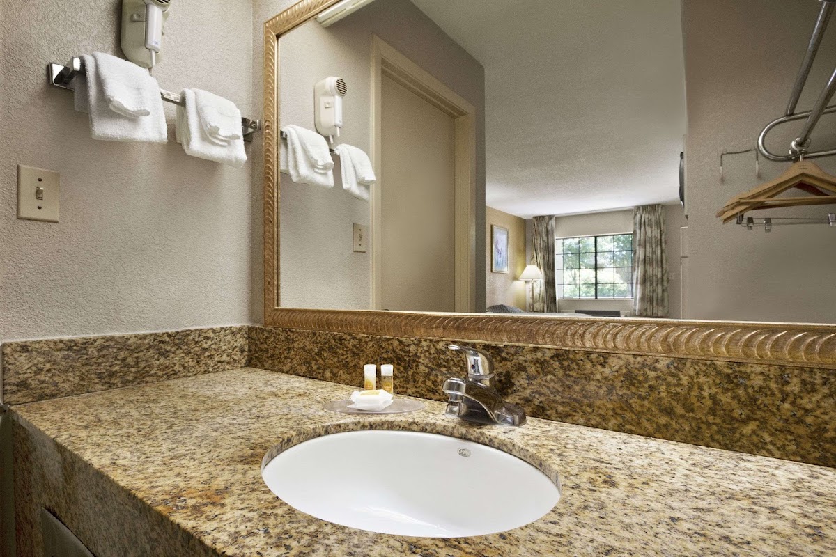 Days Inn by Wyndham Southaven MS photo 3