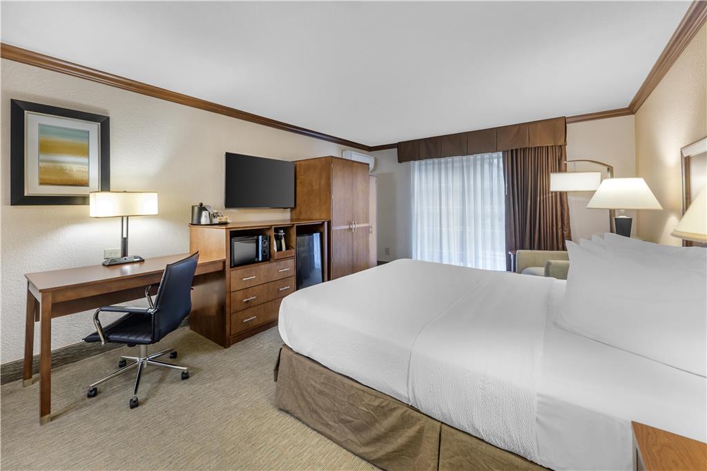 Best Western Plus Atrium Inn photo 2