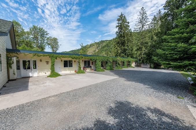 Emerald Valley Inn