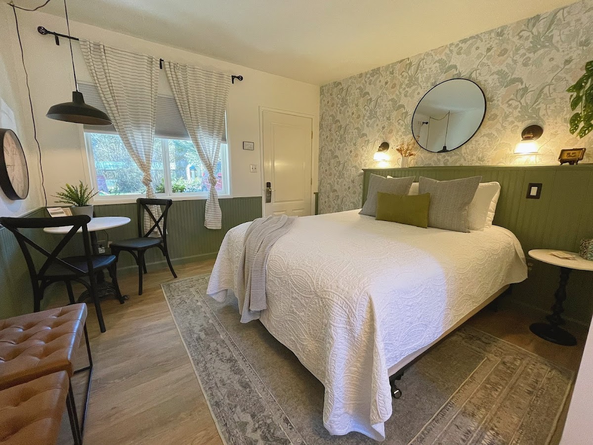 Emerald Valley Inn photo 2