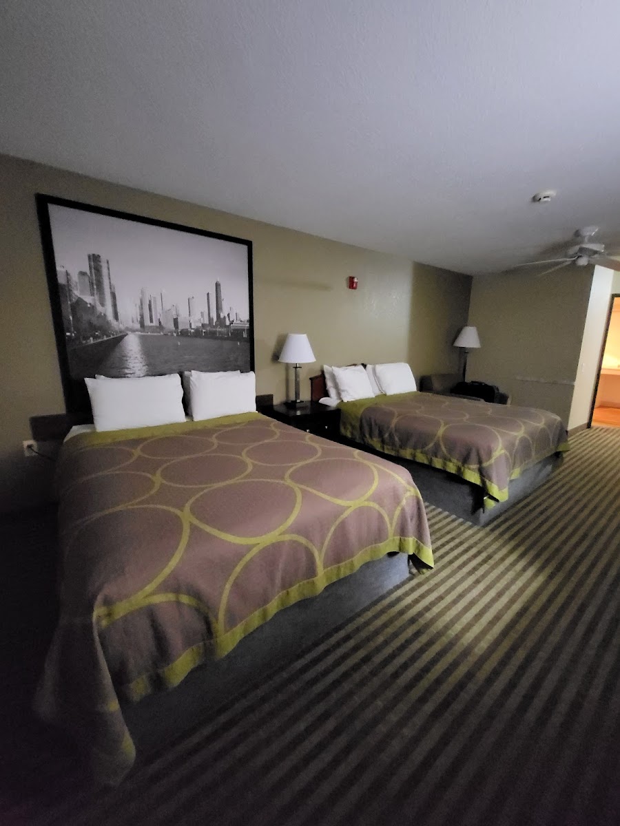 Super 8 by Wyndham Gurnee photo 3