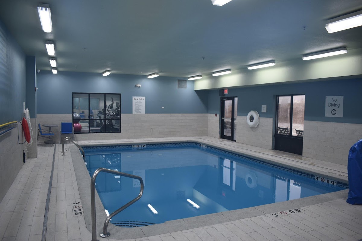 Holiday Inn Express & Suites McPherson by IHG photo 3