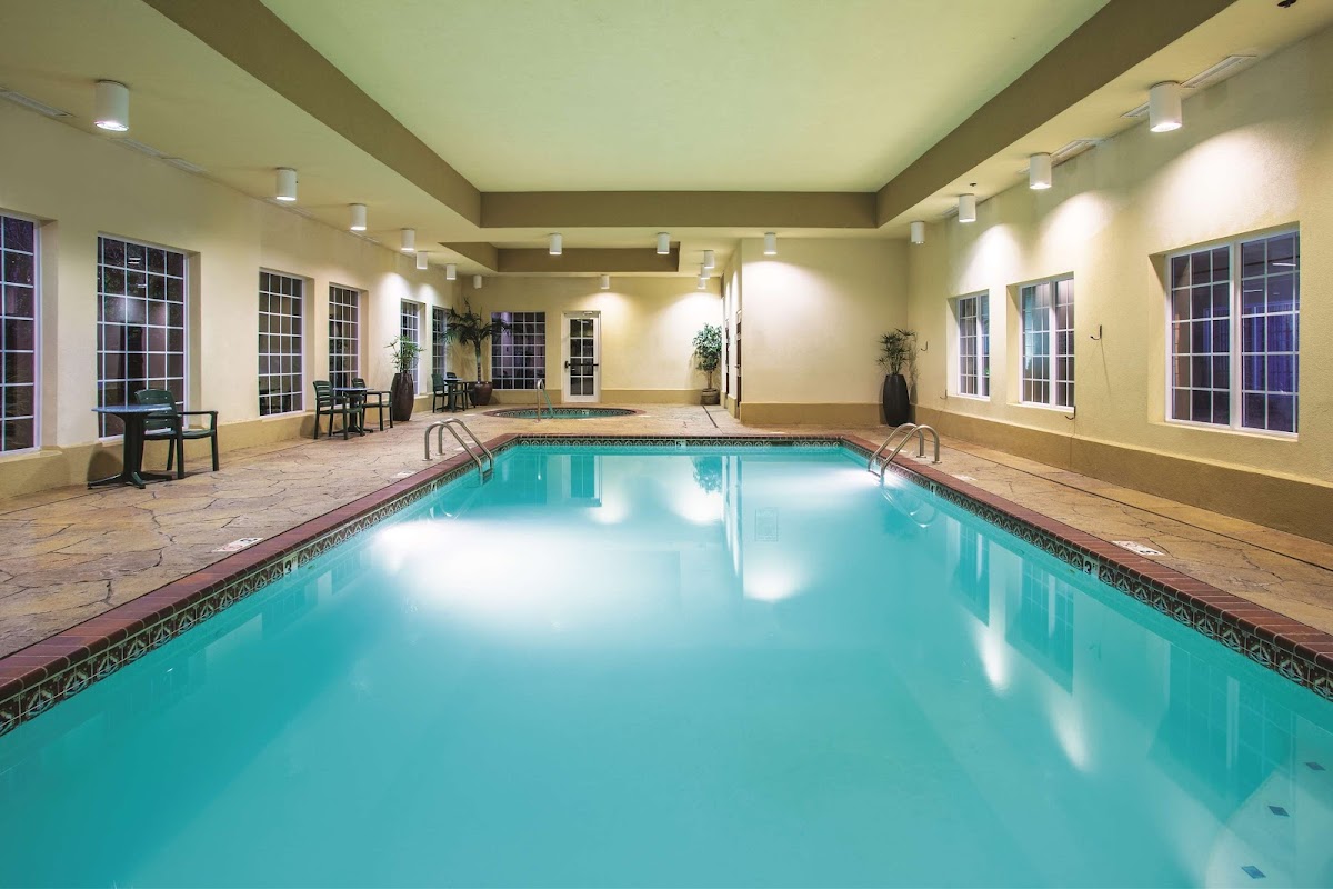 La Quinta Inn & Suites by Wyndham Bentonville photo 3