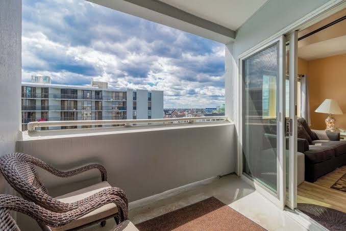 Watson's Regency Suites photo 2