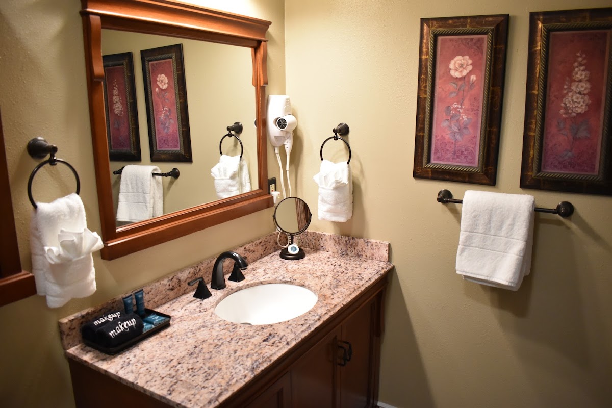 Silver Horseshoe Inn photo 3