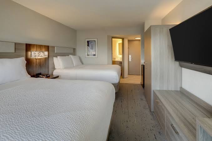 Holiday Inn Express & Suites Branson 76 Central photo 2