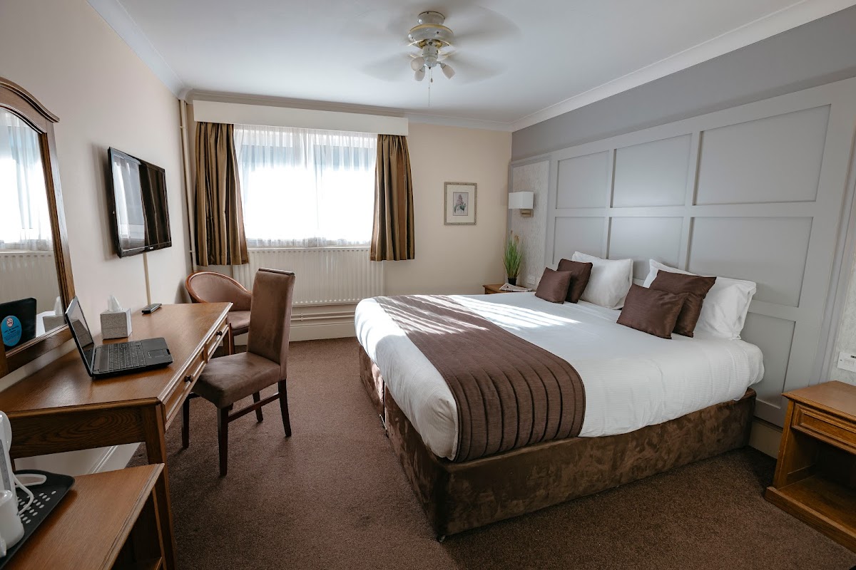 Best Western Manor Hotel and Suites photo 2
