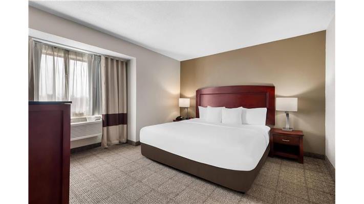 Comfort Inn & Suites North East