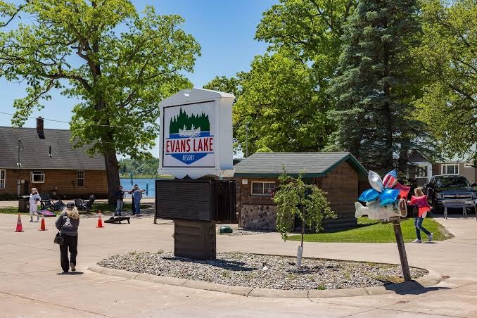 Evans Lake Resort & Marina