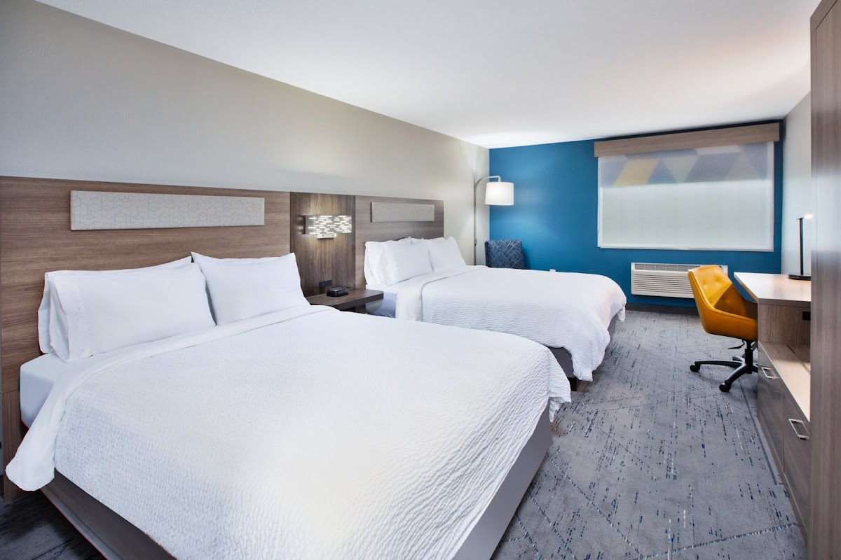 Holiday Inn Express & Suites Wauseon by IHG photo 2