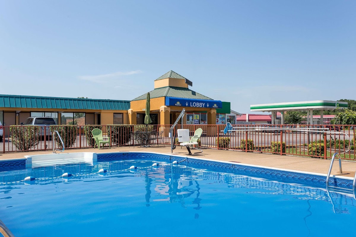 Days Inn by Wyndham Dickson photo 3
