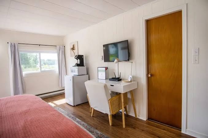 Friars Bay Inn and Cottages photo 2
