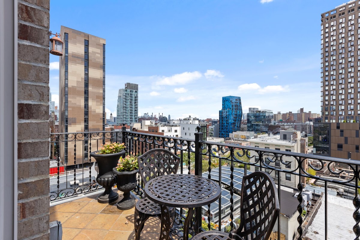 The Historic Blue Moon Hotel