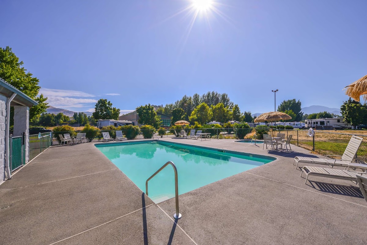 Americas Best Value Inn Phoenix Medford, OR photo 2