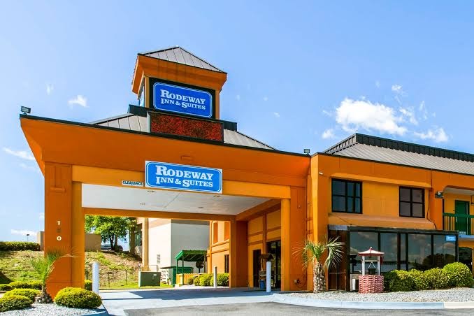 Econo Lodge Inn & Suites Macon North