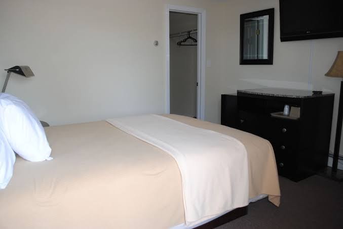 Shore Point Motel photo 2