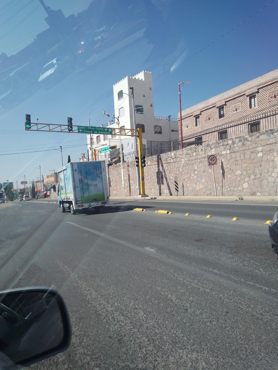 OYO Promenade,Terminal Central de Autobuses de Guanajuato photo 3