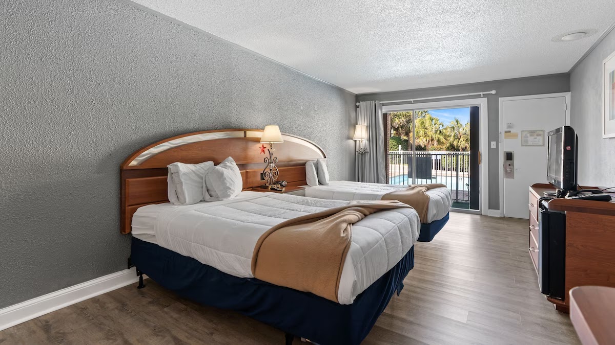 Capital O Sunset Waves Hotel Myrtle Beach Oceanfront photo 2