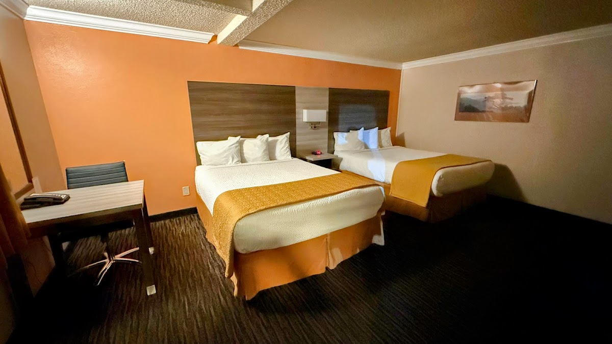 Arbor Inn Monterey photo 2