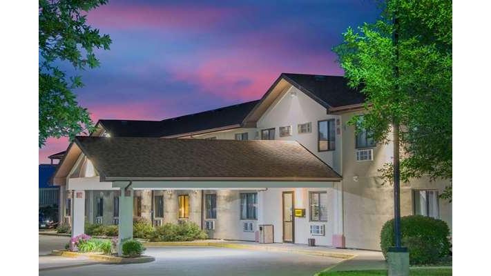 Super 8 by Wyndham Knoxville