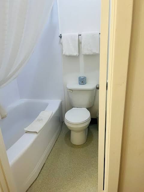 Travelodge by Wyndham Moose Jaw photo 3
