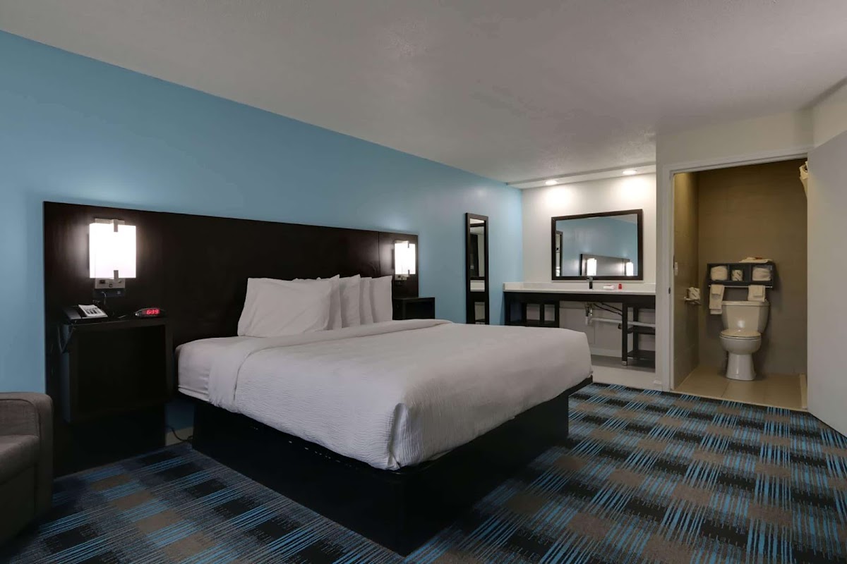 Travelodge by Wyndham Calhoun South I-75 photo 2